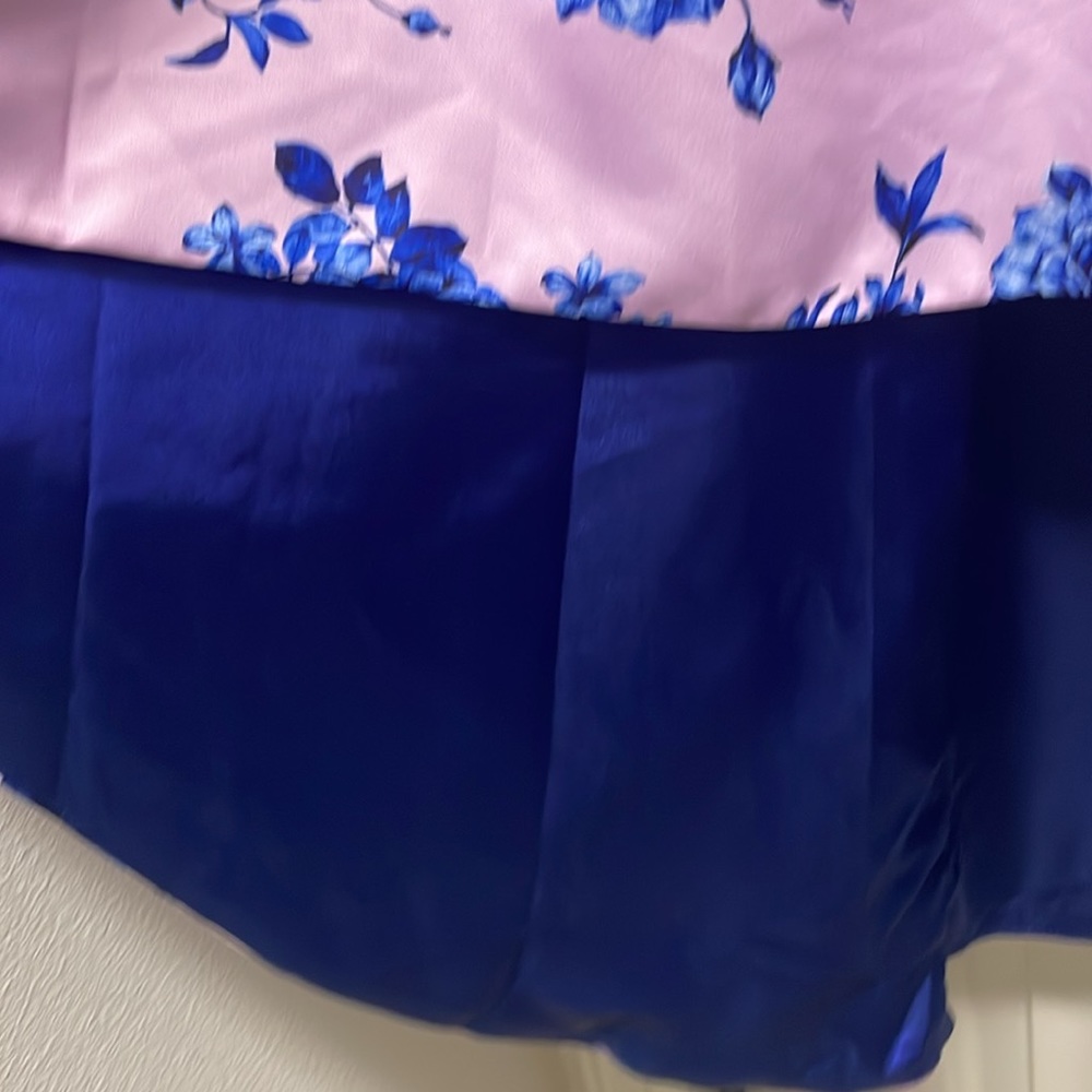 Girls party dress - Picture 3 of 5